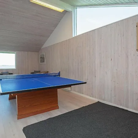 Five-bedroom Holiday In Logstrup *